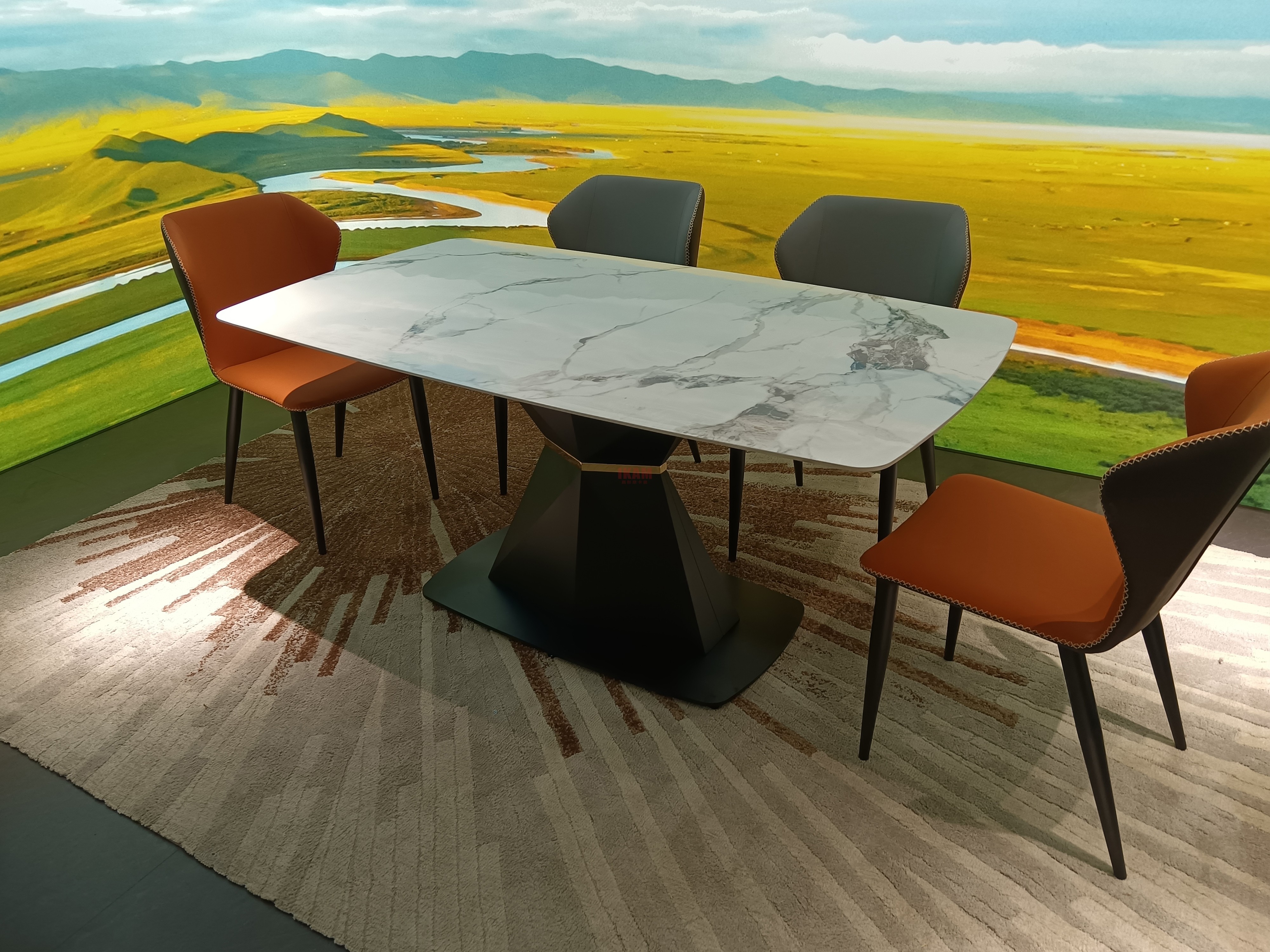 嘉彤意卡曼--FD37餐桌椅