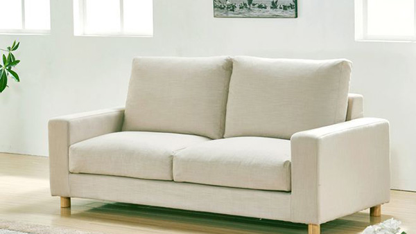 嘉彤意卡曼小編為你介紹布藝沙發(fā)保養(yǎng)和清潔的小技巧